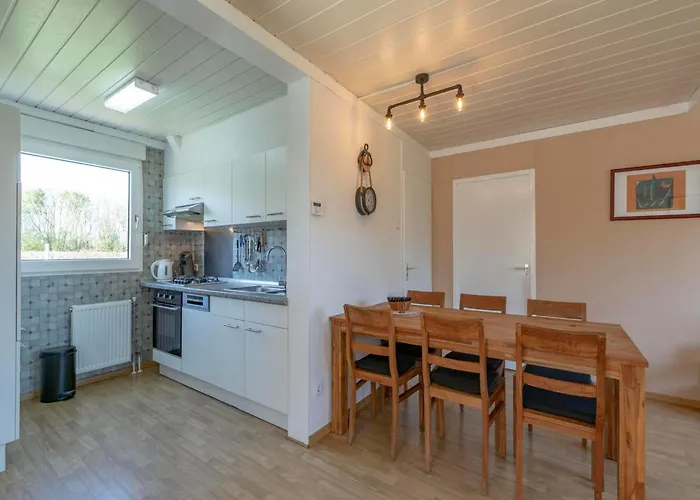 In Julianadorp Near Sandy Semesterbostad